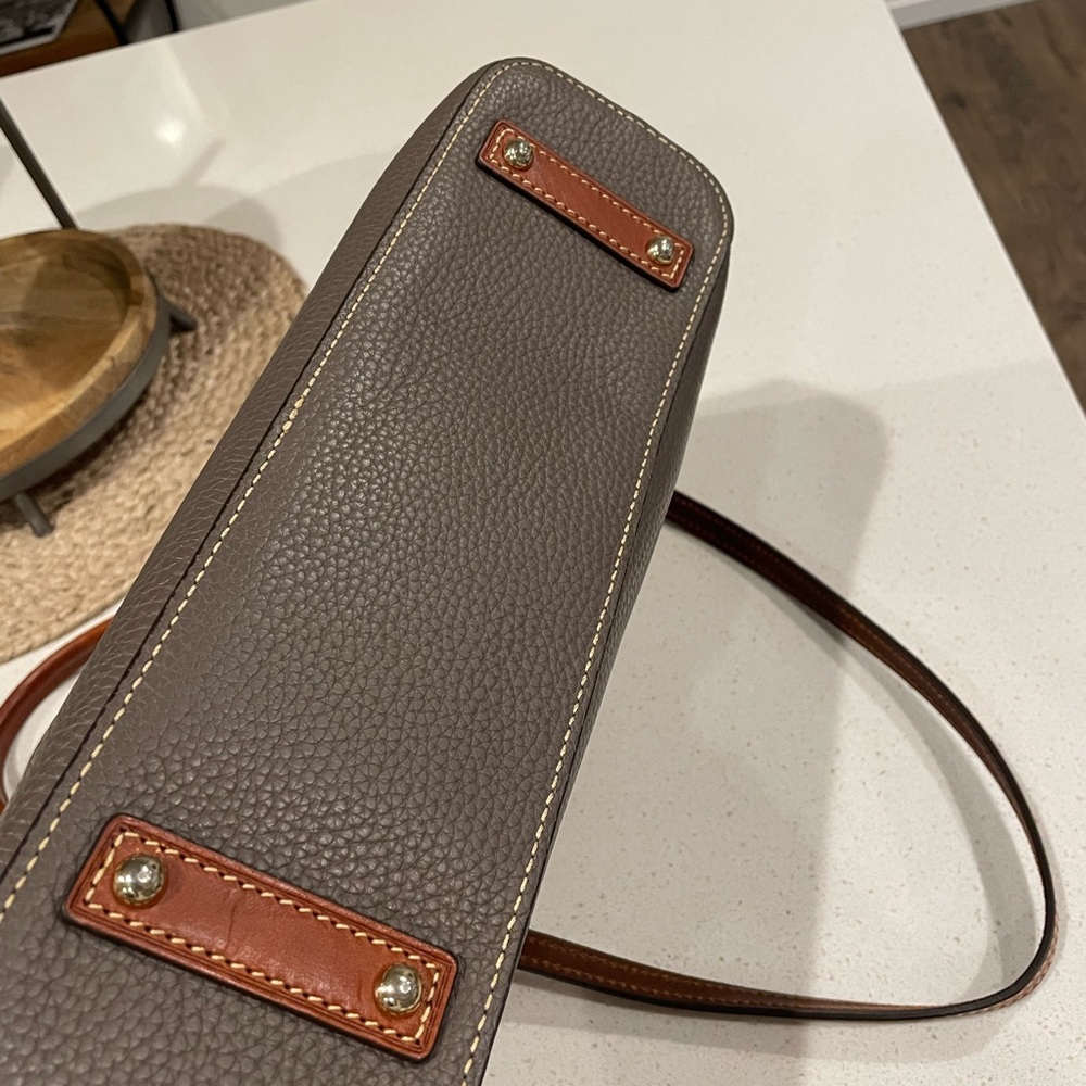 Dooney & Bourke Handbag 👜 - Picture 8 of 10
